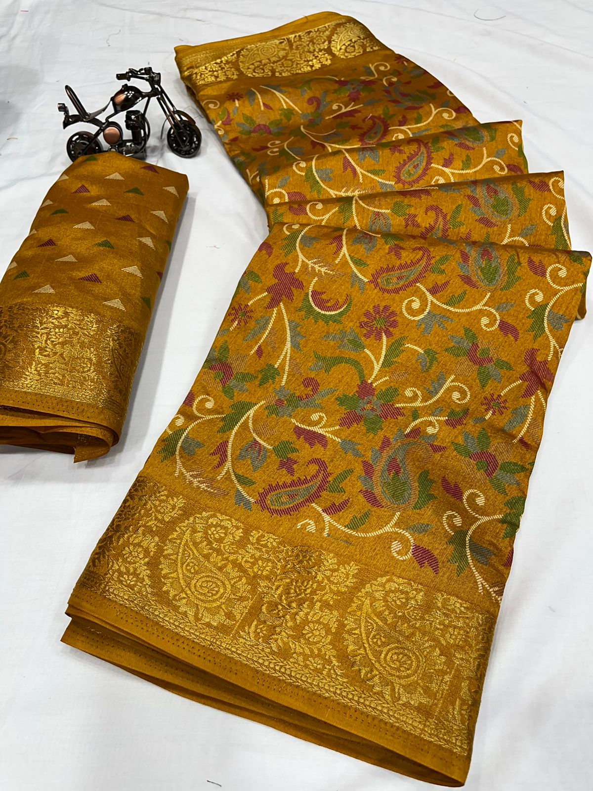 Wow Designer Flower Printed Non Catalog Sarees